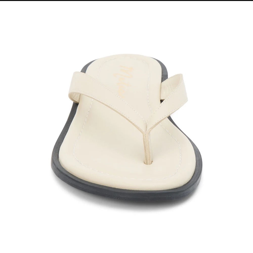 New in box. Leo flip flop. Bone ivory leather. Matisse